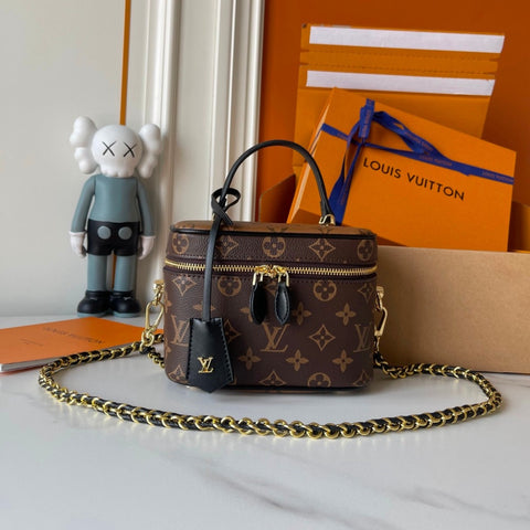 Al Akhdar Resort Purse